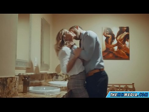 ❤️ Kad krūtiska blondīne pavedina tevi publiskā tualetē Krievu porno pie porno lv.xxxtun.ru ❤